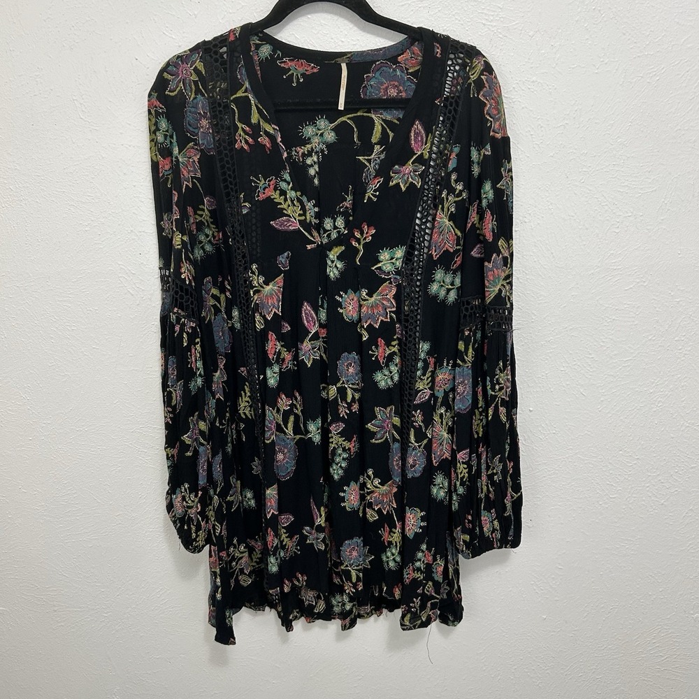 Free People Boho Crochet Lace Black Dark Floral Tunic Top M Fairy Grunge Relaxed - Picture 2 of 9